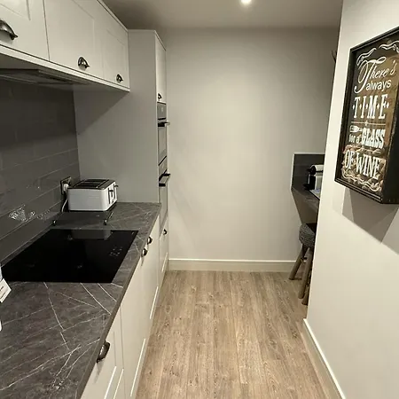 Merchants Quarters - Laguz & Othala - Two Stunning Apartments In One Booking - Both With Harbour And Sea Views - Free Roof Top Terrace With Sea And Harbour View And Central Location To Beaches Amenities Restaurants And Harbour Scarborough