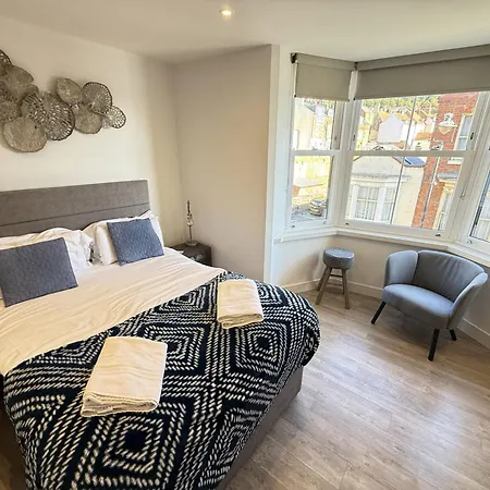 Merchants Quarters - Laguz & Othala - Two Stunning Apartments In One Booking - Both With Harbour And Sea Views - Free Roof Top Terrace With Sea And Harbour View And Central Location To Beaches Amenities Restaurants And Harbour * Scarborough