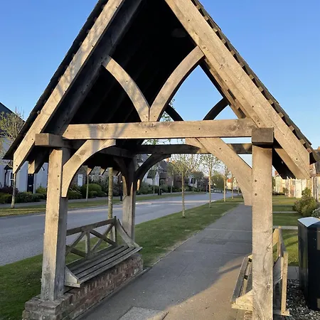 Merchants Quarters - Laguz & Othala - Two Stunning Apartments In One Booking - Both With Harbour And Sea Views - Free Roof Top Terrace With Sea And Harbour View And Central Location To Beaches Amenities Restaurants And Harbour