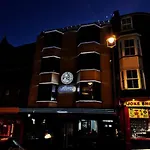 Merchants Quarters - Laguz & Othala - Two Stunning In One - Both With Harbour And Sea Views - Free Roof Terrace With Sea And Harbour View And Location To Beaches Amenities Restaurants And Harbour