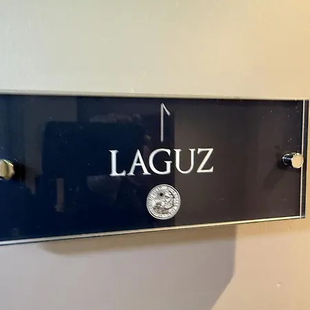 Hébergement de vacances Merchants Quarters - Laguz & Othala - Two Stunning In One - Both With Harbour And Sea Views - Free Roof Terrace With Sea And Harbour View And Location To Beaches Amenities Restaurants And Harbour