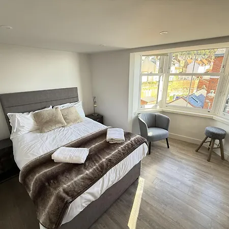 Merchants Quarters - Laguz & Othala - Two Stunning In One - Both With Harbour And Sea Views - Free Roof Terrace With Sea And Harbour View And Location To Beaches Amenities Restaurants And Harbour Scarborough