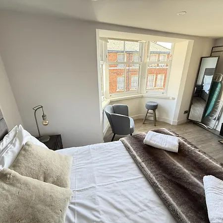 Merchants Quarters - Laguz & Othala - Two Stunning In One - Both With Harbour And Sea Views, Roof Terrace And Location To Amenities