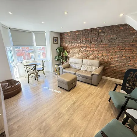 Merchants Quarters - Laguz & Othala - Two Stunning In One - Both With Harbour And Sea Views - Free Roof Terrace With Sea And Harbour View And Location To Beaches Amenities Restaurants And Harbour * Scarborough
