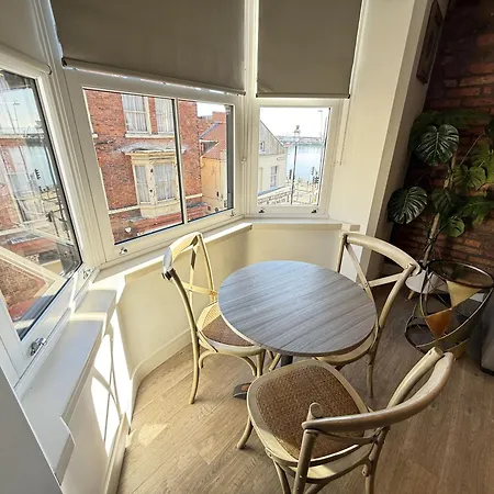 Merchants Quarters - Laguz & Othala - Two Stunning In One - Both With Harbour And Sea Views - Free Roof Terrace With Sea And Harbour View And Location To Beaches Amenities Restaurants And Harbour 別荘