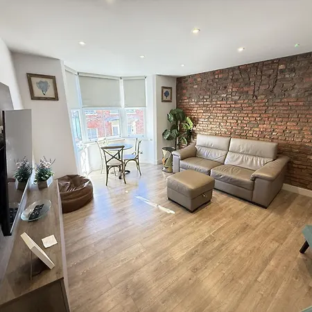 Merchants Quarters - Laguz & Othala - Two Stunning In One - Both With Harbour And Sea Views - Free Roof Terrace With Sea And Harbour View And Location To Beaches Amenities Restaurants And Harbour