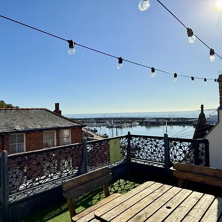 Merchants Quarters - Laguz & Othala - Two Stunning In One - Both With Harbour And Sea Views - Free Roof Terrace With Sea And Harbour View And Location To Beaches Amenities Restaurants And Harbour 別荘 *