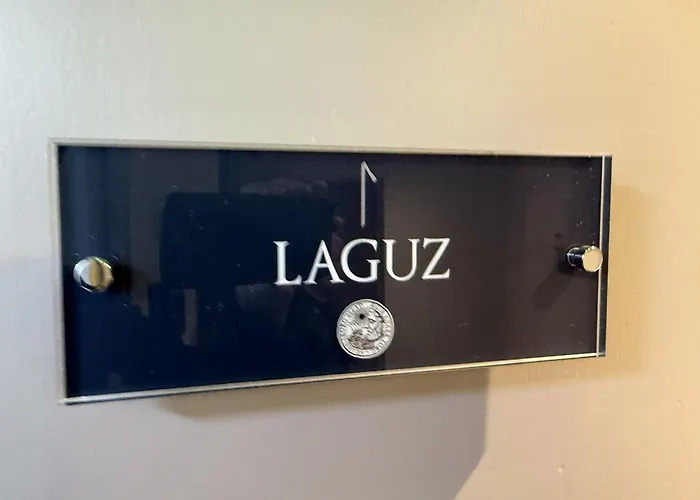 Hébergement de vacances Merchants Quarters - Laguz & Othala - Two Stunning In One - Both With Harbour And Sea Views - Free Roof Terrace With Sea And Harbour View And Location To Beaches Amenities Restaurants And Harbour