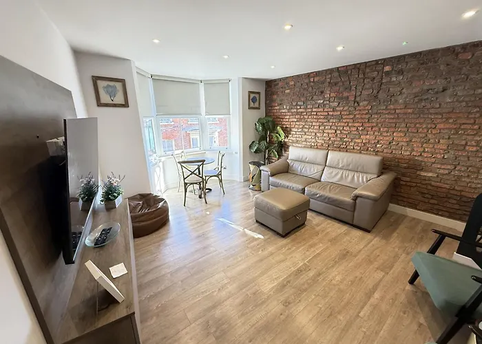 Merchants Quarters - Laguz & Othala - Two Stunning In One - Both With Harbour And Sea Views - Free Roof Terrace With Sea And Harbour View And Location To Beaches Amenities Restaurants And Harbour