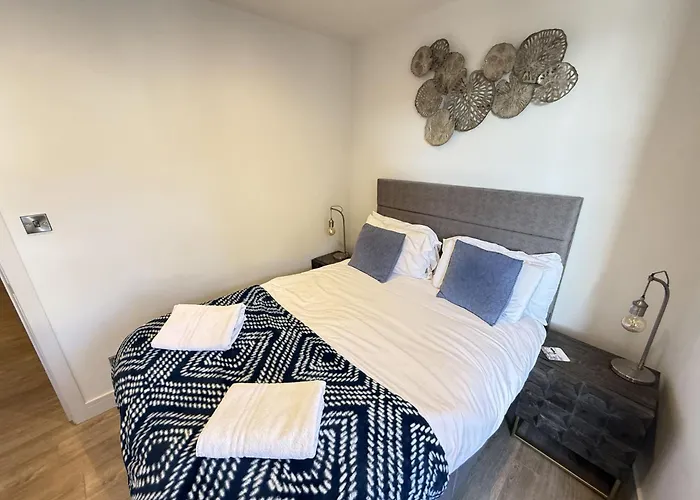 Merchants Quarters - Laguz & Othala - Two Stunning In One - Both With Harbour And Sea Views - Free Roof Terrace With Sea And Harbour View And Location To Beaches Amenities Restaurants And Harbour Hébergement de vacances *