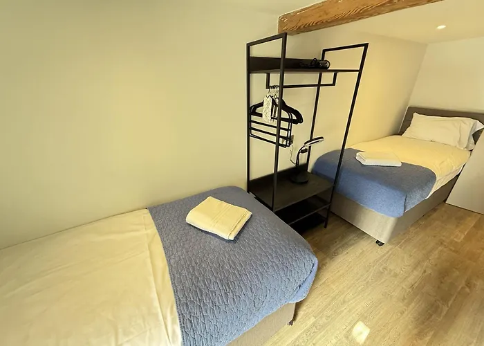 Merchants Quarters - Laguz & Othala - Two Stunning In One - Both With Harbour And Sea Views - Free Roof Terrace With Sea And Harbour View And Location To Beaches Amenities Restaurants And Harbour *