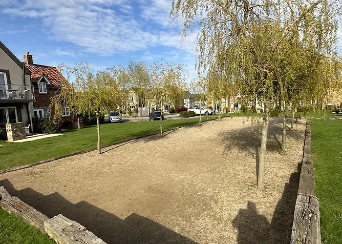 Merchants Quarters - Laguz & Othala - Two Stunning In One - Both With Harbour And Sea Views - Free Roof Terrace With Sea And Harbour View And Location To Beaches Amenities Restaurants And Harbour * Scarborough