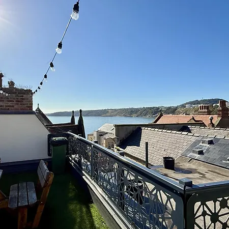 بيت للعطل Merchants Quarters - Laguz & Othala - Two Stunning In One - Both With Harbour And Sea Views - Free Roof Terrace With Sea And Harbour View And Location To Beaches Amenities Restaurants And Harbour *