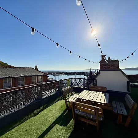 Merchants Quarters - Laguz & Othala - Two Stunning In One - Both With Harbour And Sea Views - Free Roof Terrace With Sea And Harbour View And Location To Beaches Amenities Restaurants And Harbour بيت للعطل
